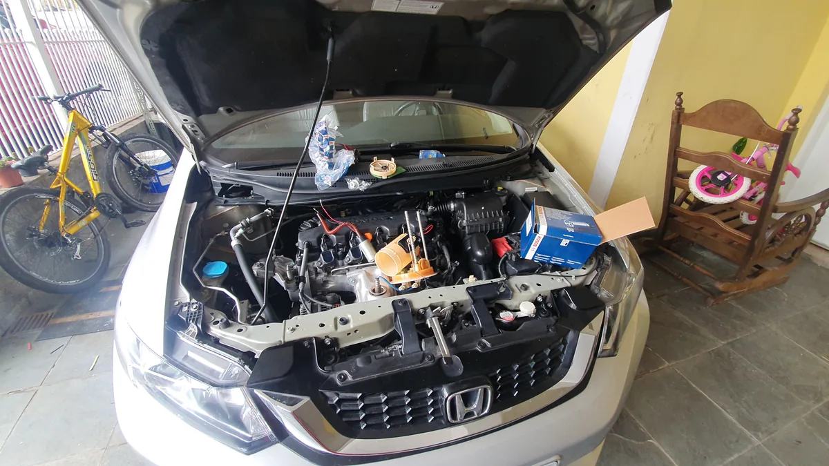 Alternador e bateria automotiva